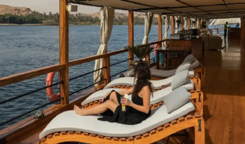 Luxury Small Boat Nile Cruise & Cairo